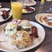 Photo taken at Snooze by Luis A. V. on 4/2/2019