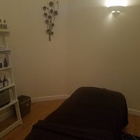 Photo taken at Sloco Massage + Wellness by Tal V. on 10/13/2018
