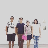 Photo taken at Bangkok University Gallery (BUG) by Pae Sax M. on 9/23/2015
