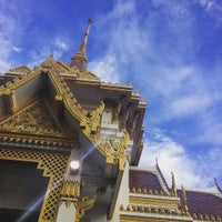 Photo taken at Mattayom Wat Thatthong School by Pae Sax M. on 8/4/2015