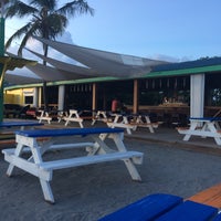 Foto tirada no(a) Vibes Beach Bar por simon p. em 10/20/2016