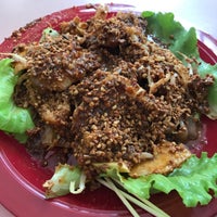 Photo taken at Balestier Road Hoover Rojak by Brendan B. on 7/12/2017