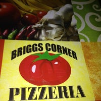Foto scattata a Briggs Corner Pizzeria da Scott S. il 2/15/2013