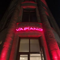รูปภาพถ่ายที่ Vapiano โดย Ozan G. เมื่อ 11/9/2018