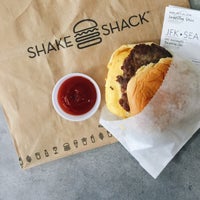 Photo taken at Shake Shack by Jen S. on 11/17/2015