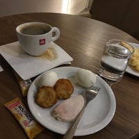 Photo taken at Star Alliance First Class Lounge by Raph L. on 11/26/2016
