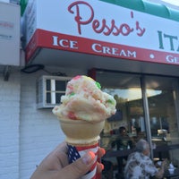 Снимок сделан в Pesso&#39;s Ices &amp; Ice Cream пользователем Grace N. 6/18/2016