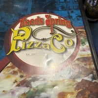 Снимок сделан в Reeds Spring Pizza Co пользователем Greg R. 12/23/2023