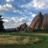 Das Foto wurde bei Arrowhead Golf Club von Summer G. am 9/19/2018 aufgenommen