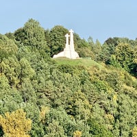 Foto tirada no(a) Hill of Three Crosses Lookout por Andreas F. em 8/29/2022