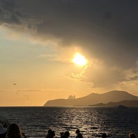 Снимок сделан в Experimental Beach Ibiza пользователем Mario V. 8/27/2023