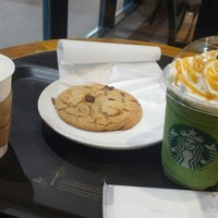 Photo taken at Starbucks by まじぇんぬ 1. on 10/5/2019
