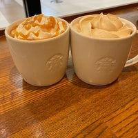 Photo taken at Starbucks by まじぇんぬ 1. on 12/19/2021