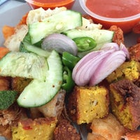 Photo taken at Habib&amp;#39;s Rojak - Indian Rojak Specialist by Stacy on 4/1/2015