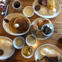 Photo taken at Cracker Barrel Old Country Store by Rainny B. on 5/12/2019