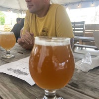 Photo taken at Destination Unknown Beer Company by Tom M. on 5/28/2022