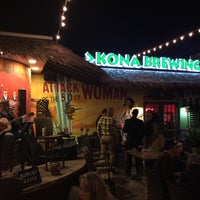 Foto diambil di Kona Tiki Bar at Grind Gastropub oleh Zik J. pada 12/10/2016