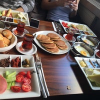 Снимок сделан в Tıkırtı Cafe Restaurant пользователем Gökçe A. 3/11/2016