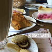 Das Foto wurde bei Rosapastel Café von felipecaba am 12/14/2019 aufgenommen
