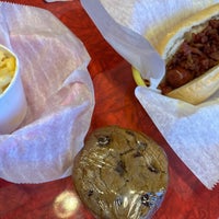 7/21/2023 tarihinde Charles T.ziyaretçi tarafından Steve&amp;#39;s Hot Dogs &amp;amp; Burgers'de çekilen fotoğraf