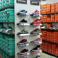 tênis nike que muda de cor no sol feminino