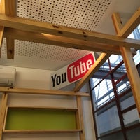 Photo taken at YouTube Space by Wellinton P. on 7/1/2016