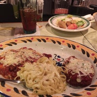 Photo taken at Olive Garden by Anthony Wayne D. on 1/5/2016
