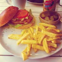 Photo taken at Pişi Breakfast &amp;amp; Burger by Eda K. on 4/22/2013