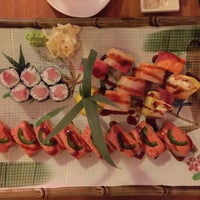 Foto tirada no(a) Bai Sushi por Richard F. em 5/27/2015