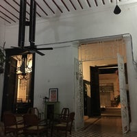 Foto diambil di Café Montejo oleh Jorge R. pada 1/8/2018