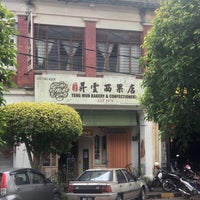 Photo taken at 昇雲西菓店 Teng Wun Bakery &amp;amp; Confectionery by Vincent C. on 4/21/2021