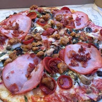 Photo taken at Pieology Pizzeria, The Market Place by Yng L. on 6/27/2015