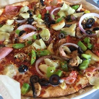 Foto tirada no(a) Mod Pizza por Yng L. em 8/26/2015