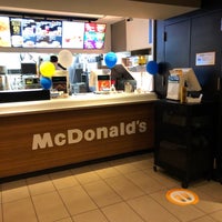 Photo taken at McDonald&amp;#39;s by HandsWorks가죽공방 on 11/5/2022
