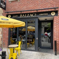 Photo taken at Balzac&amp;#39;s Coffee by Shane K. on 6/2/2022