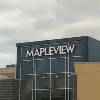Foto tirada no(a) Mapleview Shopping Centre por Shane K. em 10/11/2018