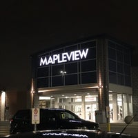 รูปภาพถ่ายที่ Mapleview Shopping Centre โดย Shane K. เมื่อ 12/20/2017