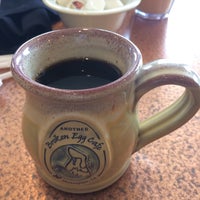 Photo taken at Another Broken Egg Cafe by Seiichi I. on 1/14/2018