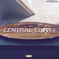 Foto tomada en Central Coffee Tea &amp;amp; Spice  por Jessica J. el 7/26/2016