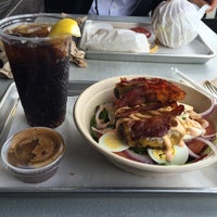Снимок сделан в BUILT Custom Burgers Stonestown пользователем Warren L. 5/13/2015