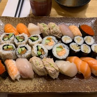 Foto diambil di Zen Sushi - sushi &amp;amp; sake oleh Aapo R. pada 11/21/2020