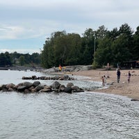 Photo taken at Mustikkamaan uimaranta by Aapo R. on 7/31/2023