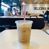 Photo taken at McDonald&#39;s by momoco☕︎ on 10/28/2018