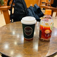 Photo taken at Tully&amp;#39;s Coffee by momoco☕︎ on 1/4/2022
