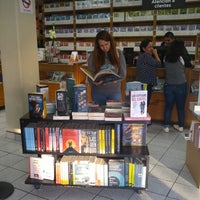 Photo taken at Librería Porrúa by Aldiux A. on 12/20/2017