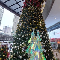รูปภาพถ่ายที่ Shopping Center 3 โดย Ricardo P. เมื่อ 12/12/2022