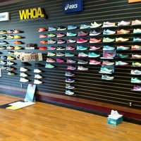Achilles running store sale