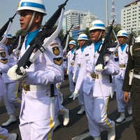 Photo taken at Jogging Track MONAS by Hagumi on 8/17/2018