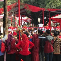 Photo taken at Lapangan Silang Monas by Hagumi on 8/17/2018