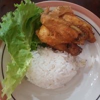 Ayam Goreng Kampung Mbah Karto Restaurante Asiático En